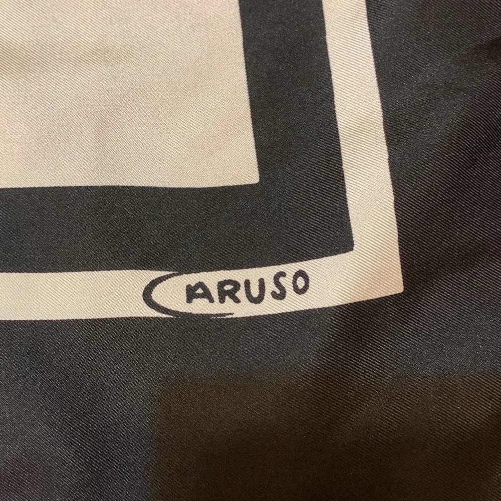 Caruso 30” square